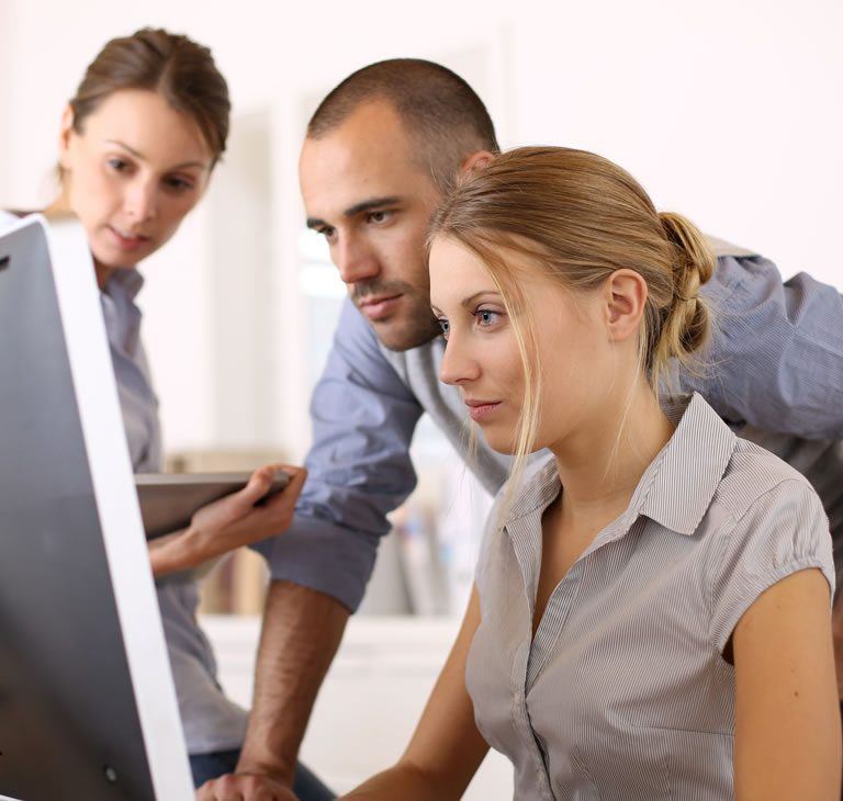 Autoverleih, Fährbuchung und Yachtcharter für Ihren Urlaub Sardinien